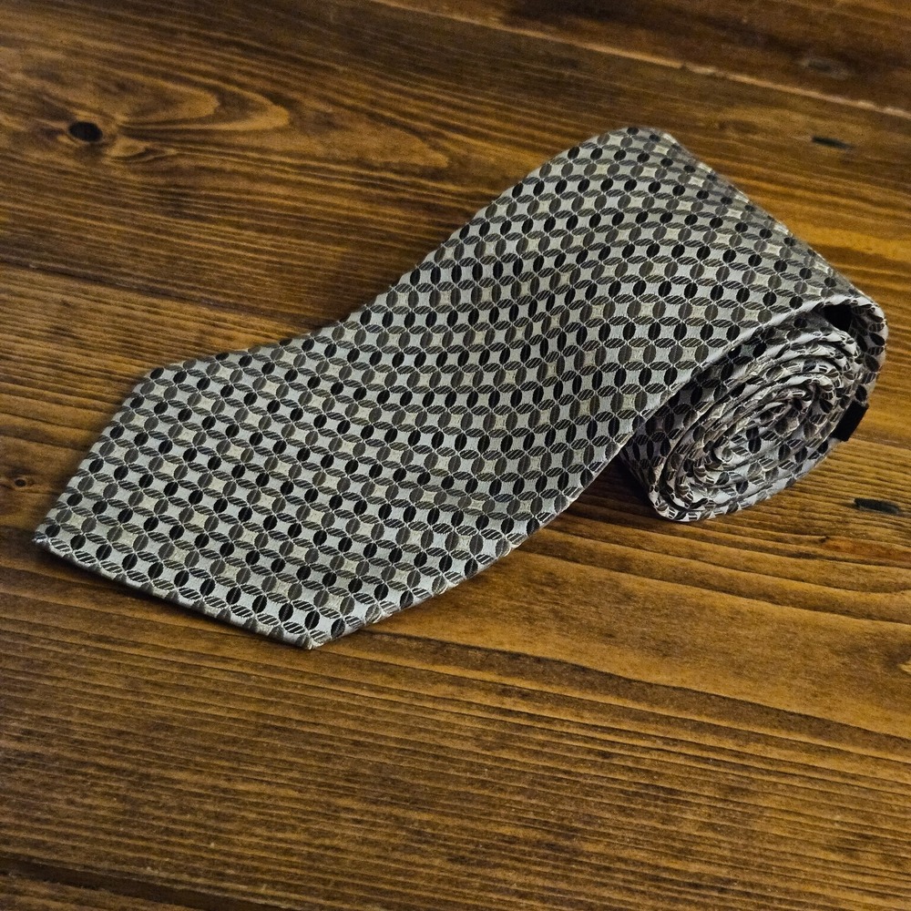 Roberto Villini Collezione Men's Necktie 100% Silk Gray Geometric‎ Classic Width